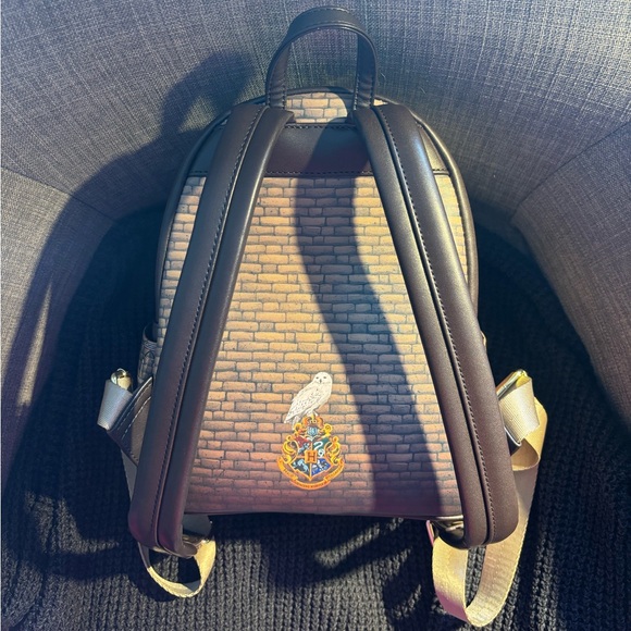 Loungefly Harry Potter Hogwarts Great Hall ✨LIGHT UP✨Mini Backpack - Picture 8 of 11